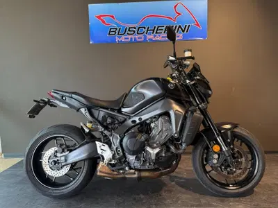 Yamaha MT-09 (2021 - 23) usata