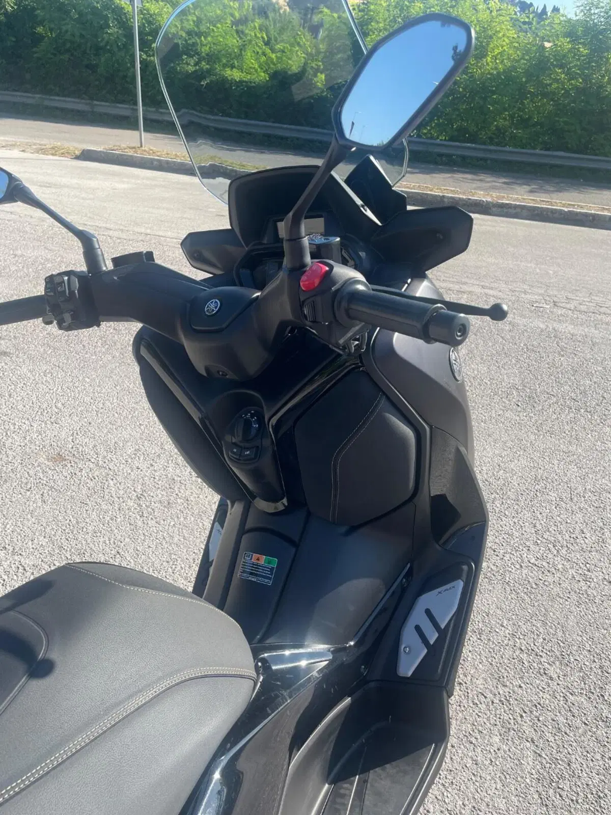 Yamaha X-Max 300 Tech Max (2021 - 24) (7)