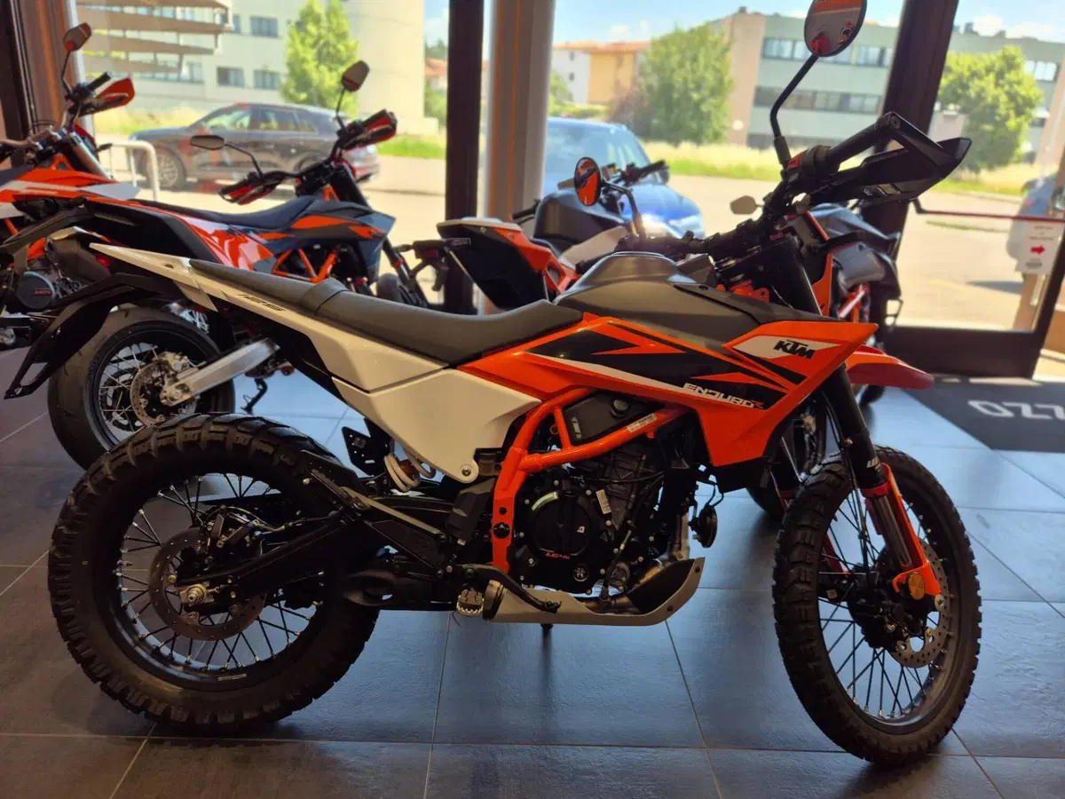 KTM 125 Enduro R (2025 - 26) (2)