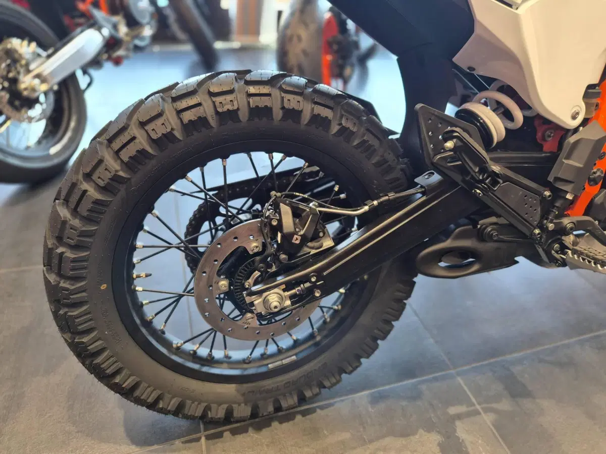 KTM 125 Enduro R (2025 - 26) (8)
