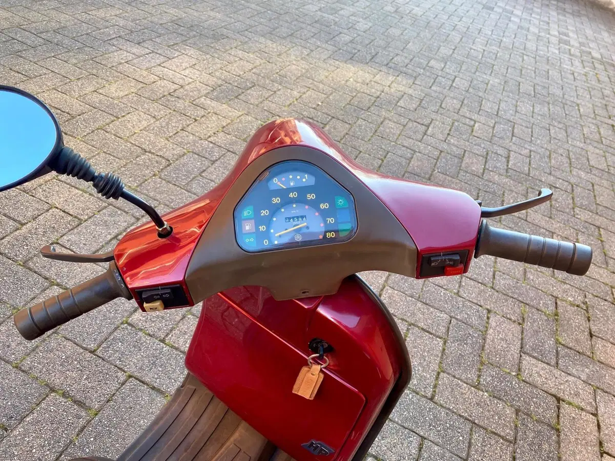Piaggio Vespa 50 hp (7)