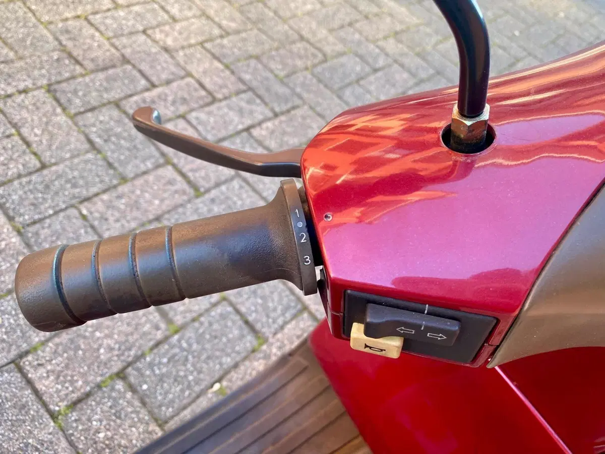 Piaggio Vespa 50 hp (8)