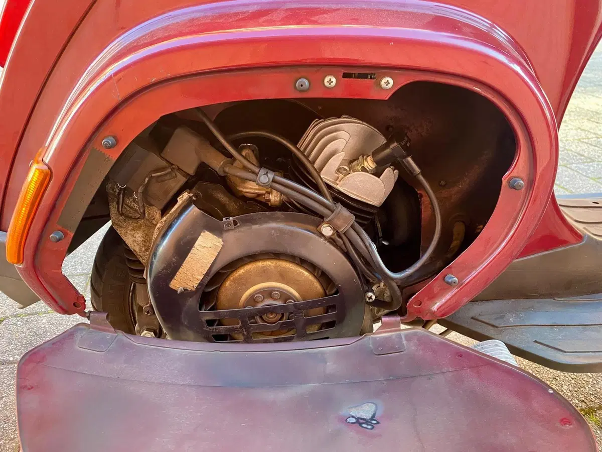 Piaggio Vespa 50 hp (10)