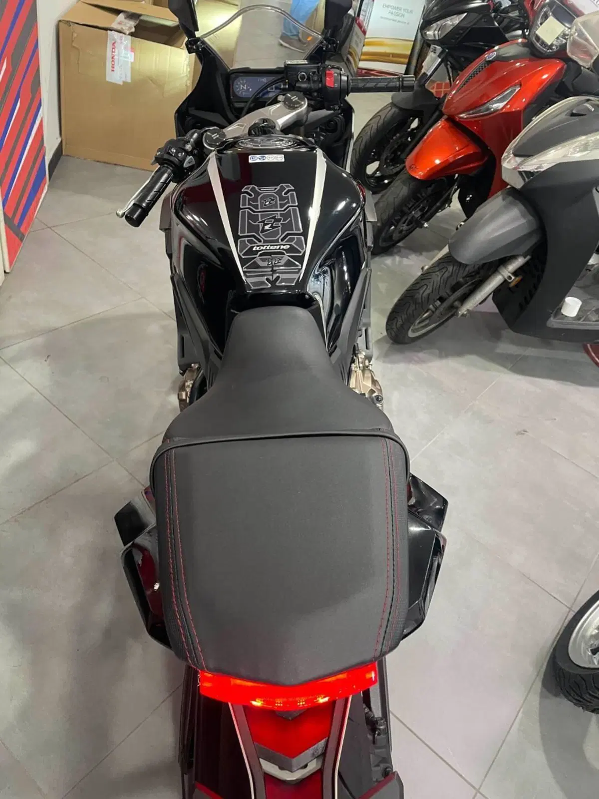 Honda CBR 650 R (2021 - 23) (7)