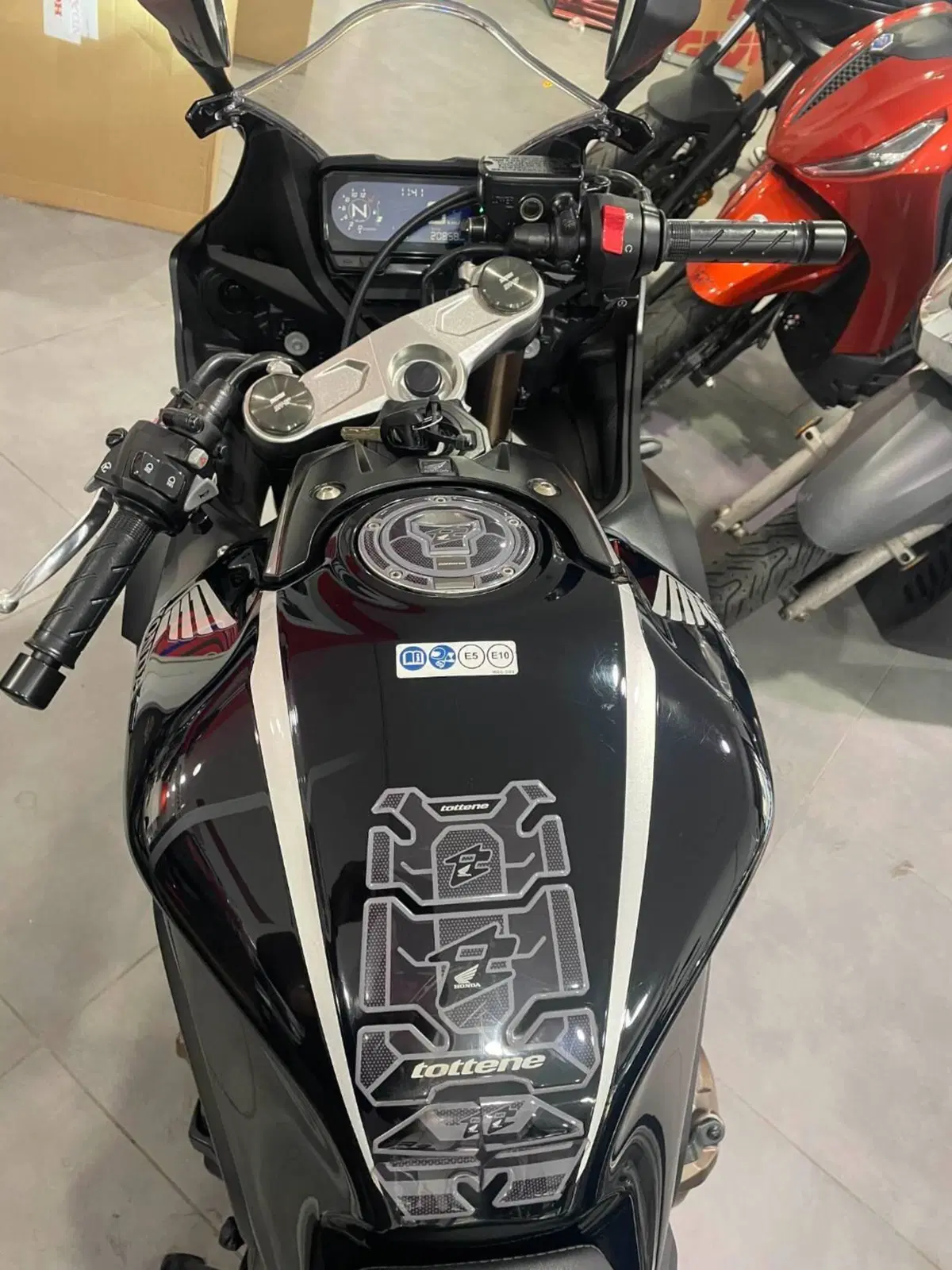 Honda CBR 650 R (2021 - 23) (9)