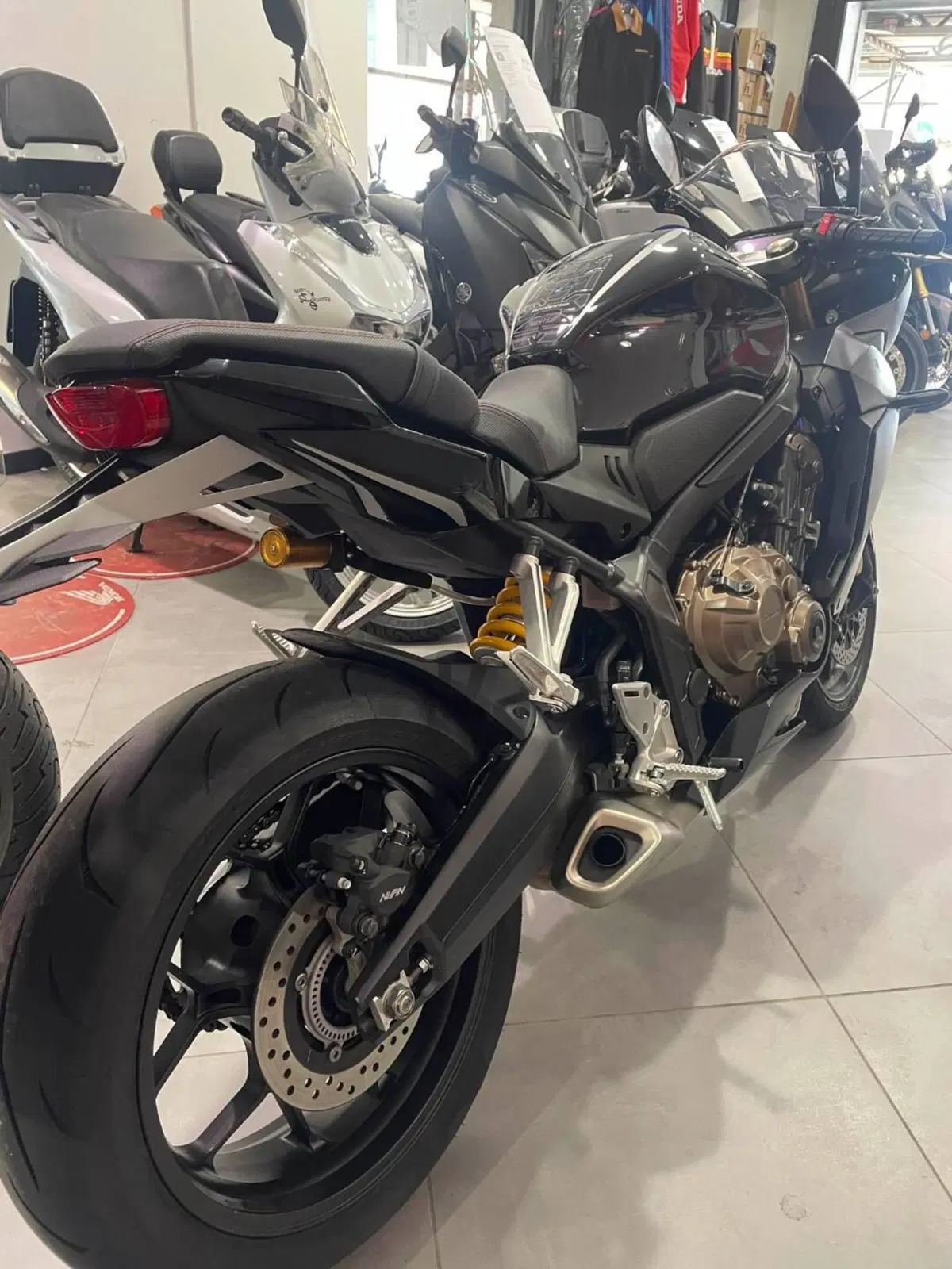 Honda CBR 650 R (2021 - 23) (6)
