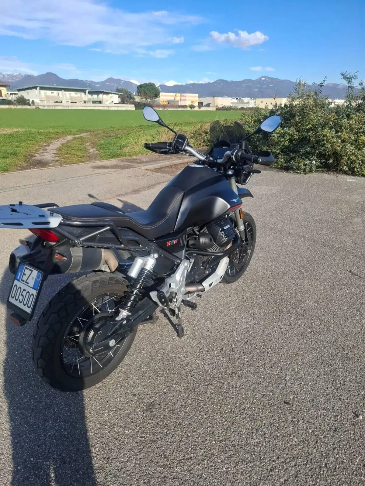 Moto Guzzi V85 TT (2021 - 23) (3)
