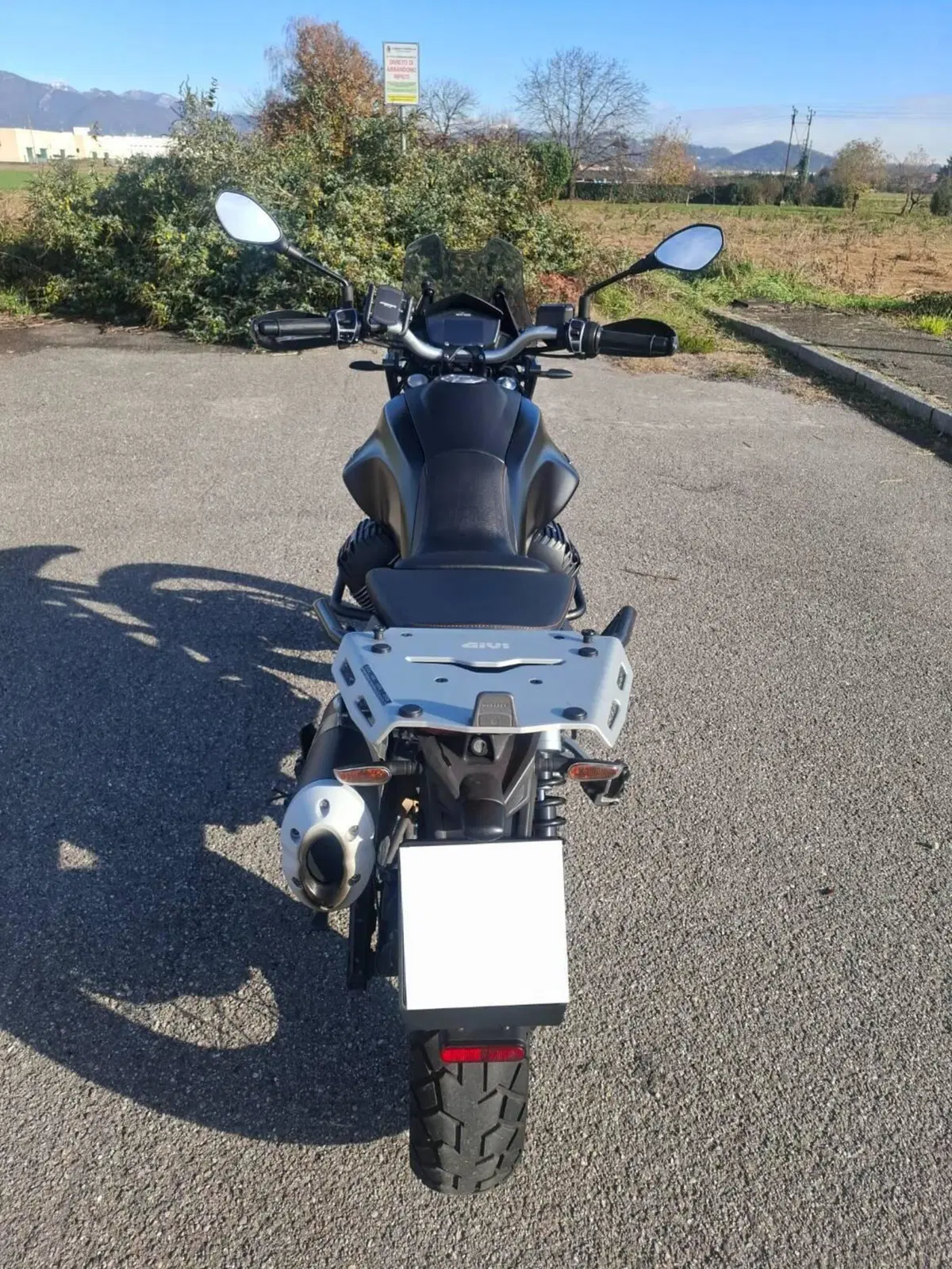 Moto Guzzi V85 TT (2021 - 23) (5)