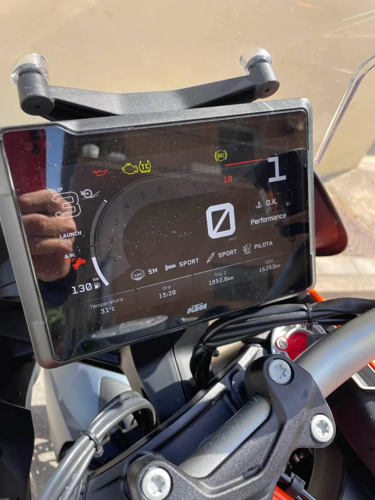 KTM 1290 Super Duke GT (2022 - 25) (4)