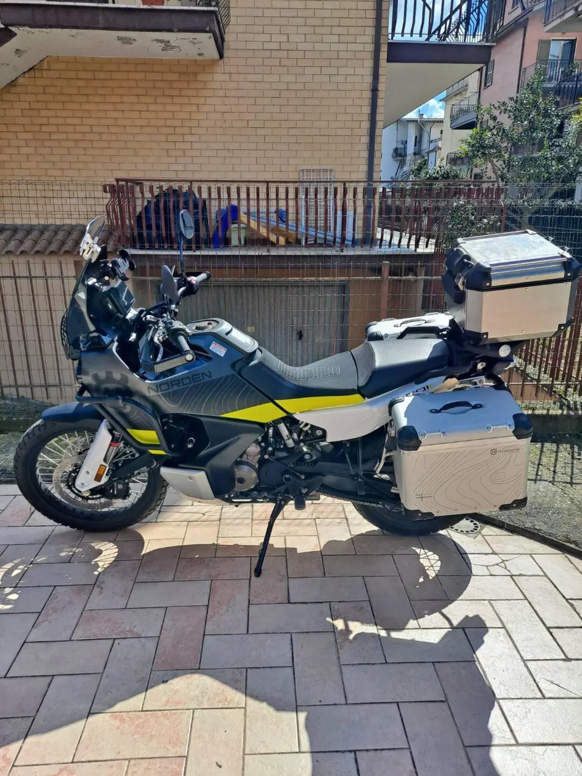 Husqvarna Norden 901 (2022 - 26) (2)