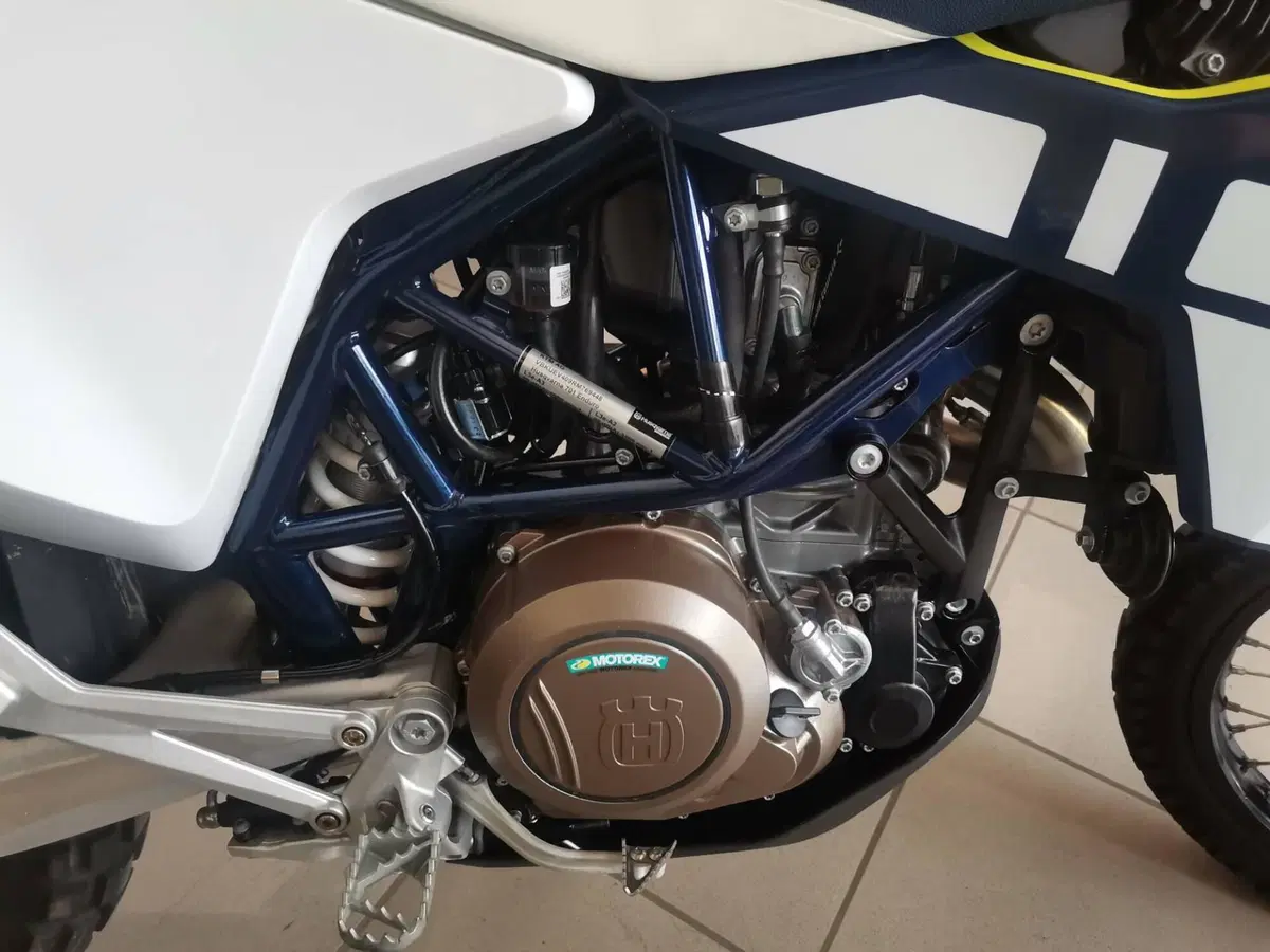 Husqvarna 701 Enduro (2023 - 25) (4)