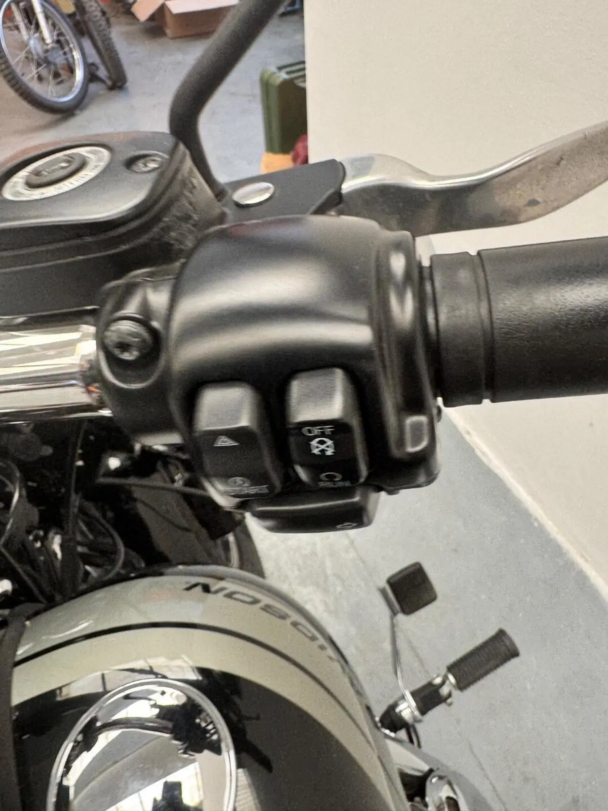 Harley-Davidson 1584 Fat Bob (2007 - 13) - FXDF (5)