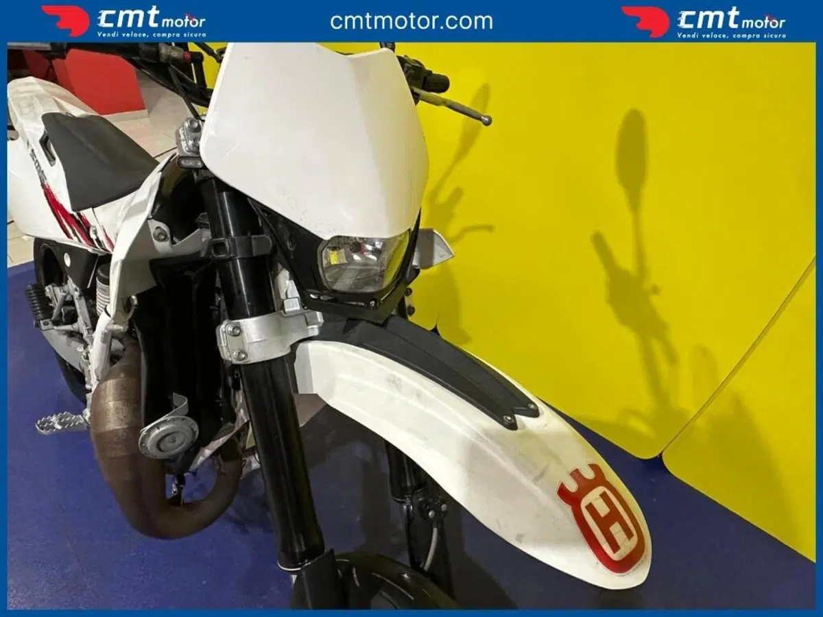 Husqvarna SM 125 (2010 - 12) (9)