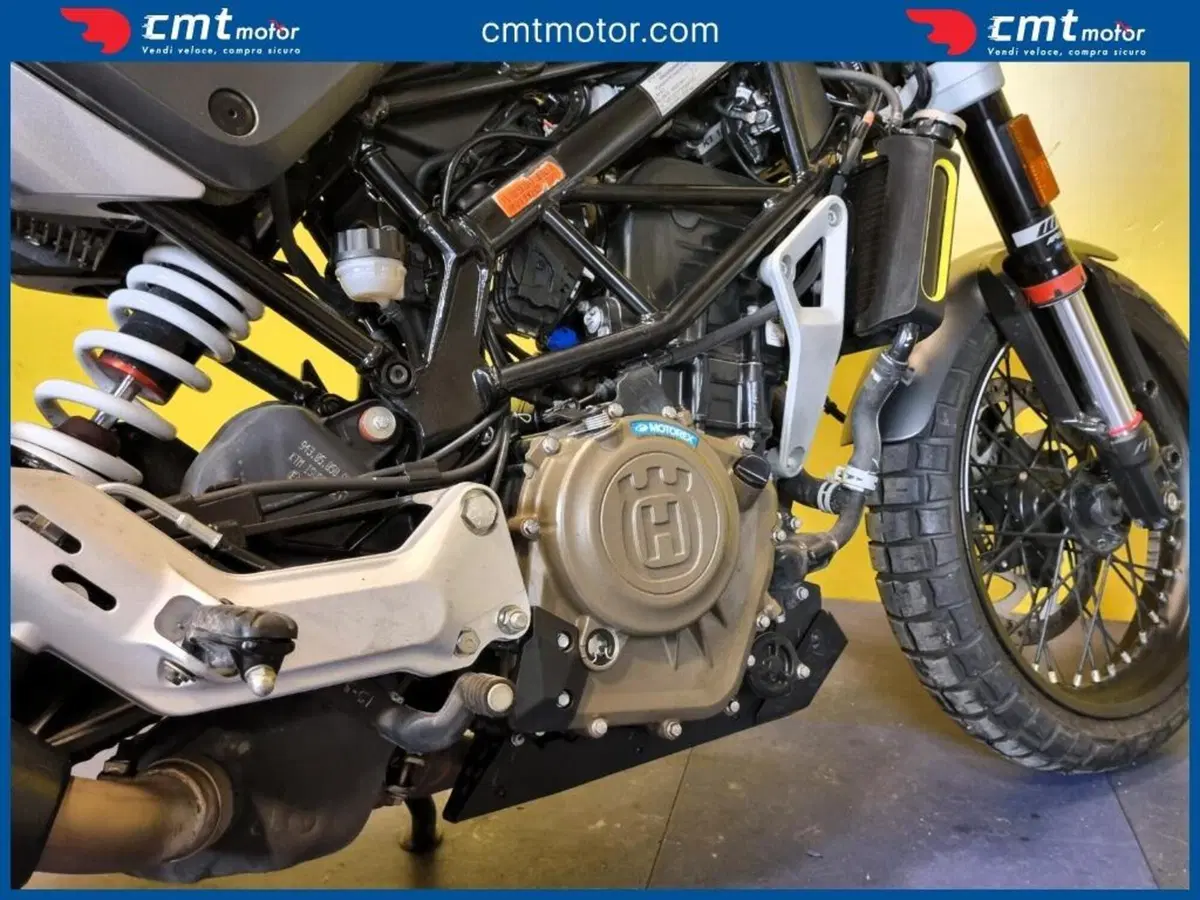 Husqvarna Svartpilen 401 (2021 - 23) (8)