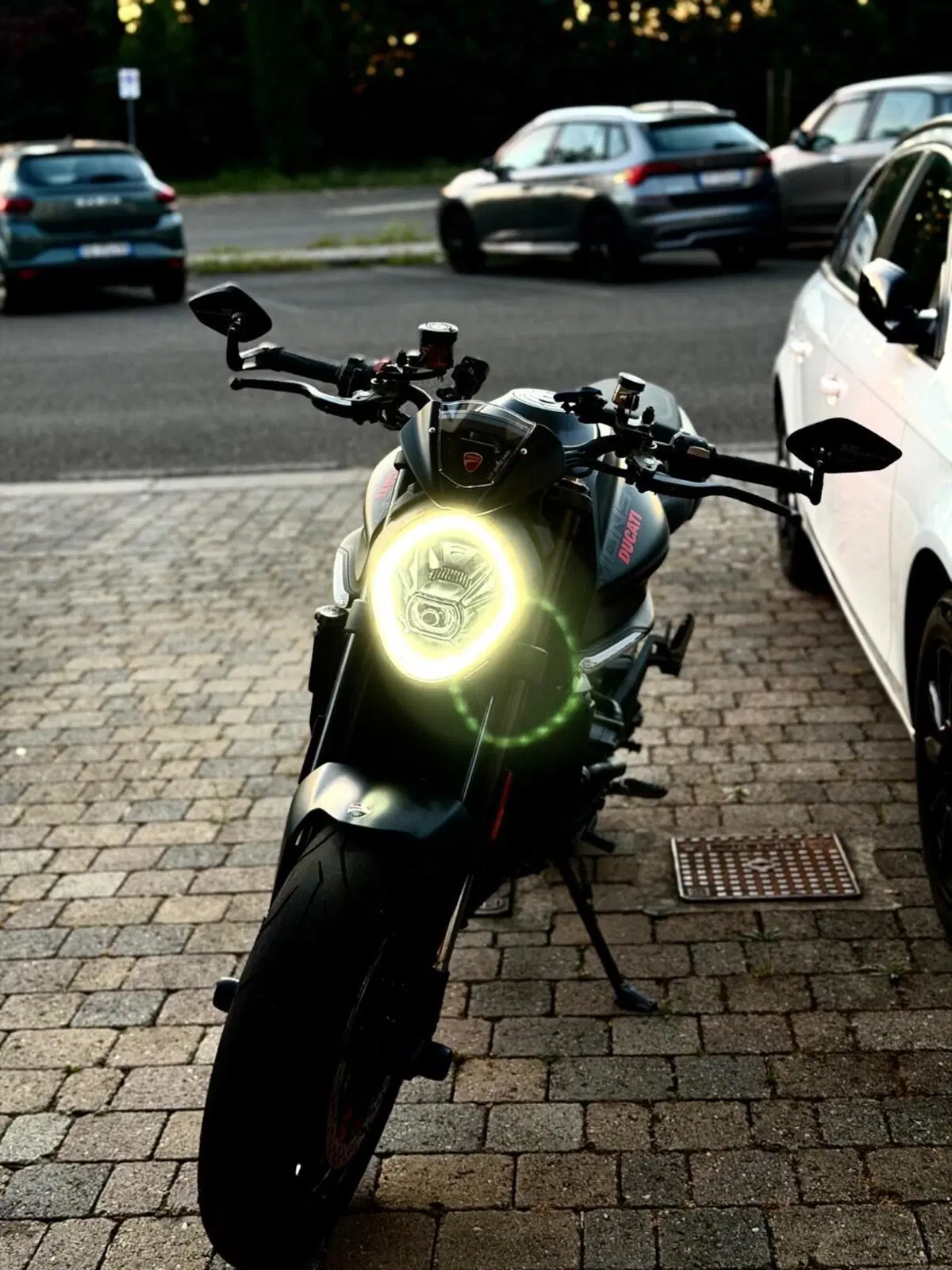 Ducati Monster 937 + (2021 - 25) (3)