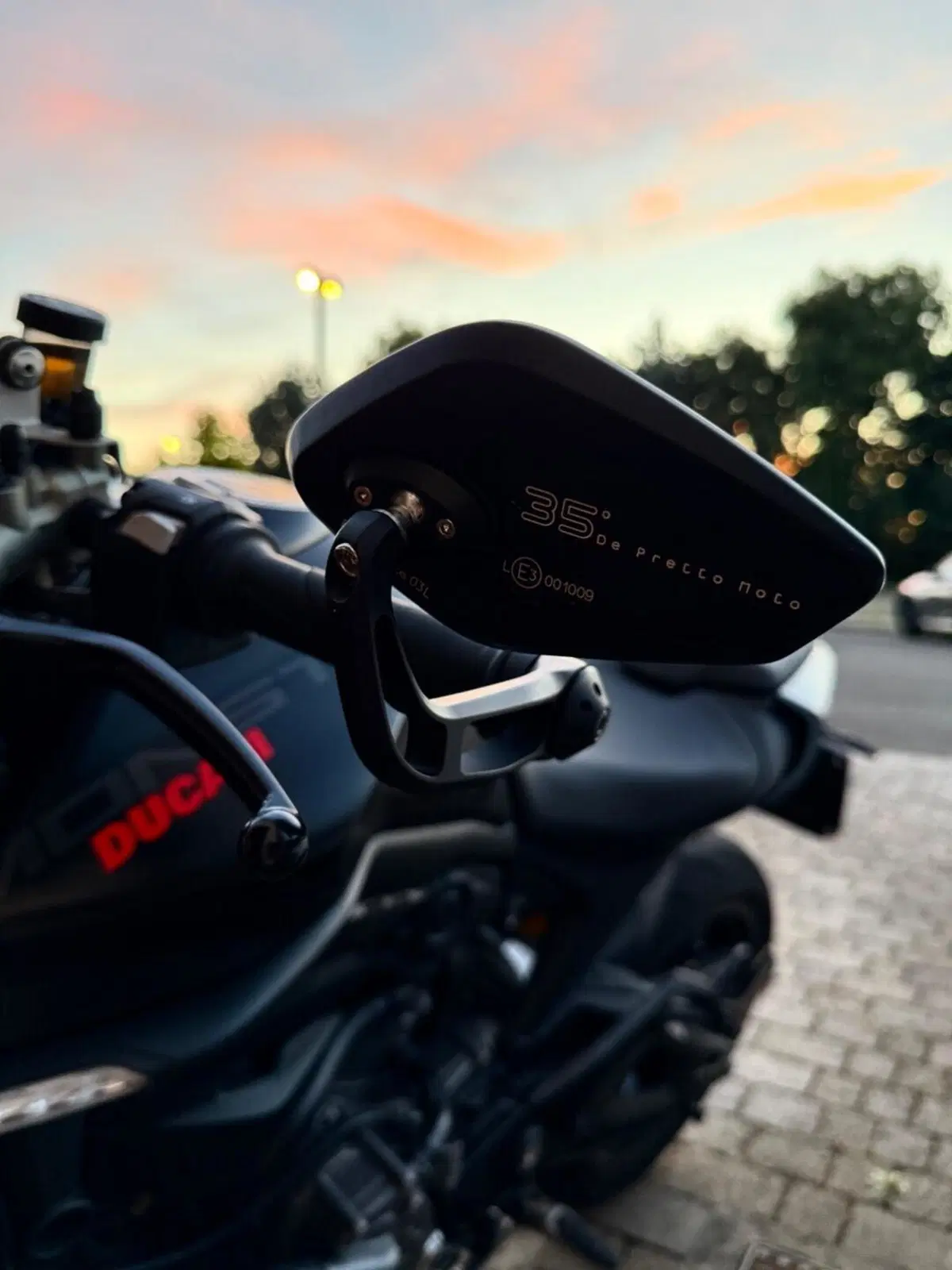 Ducati Monster 937 + (2021 - 25) (6)