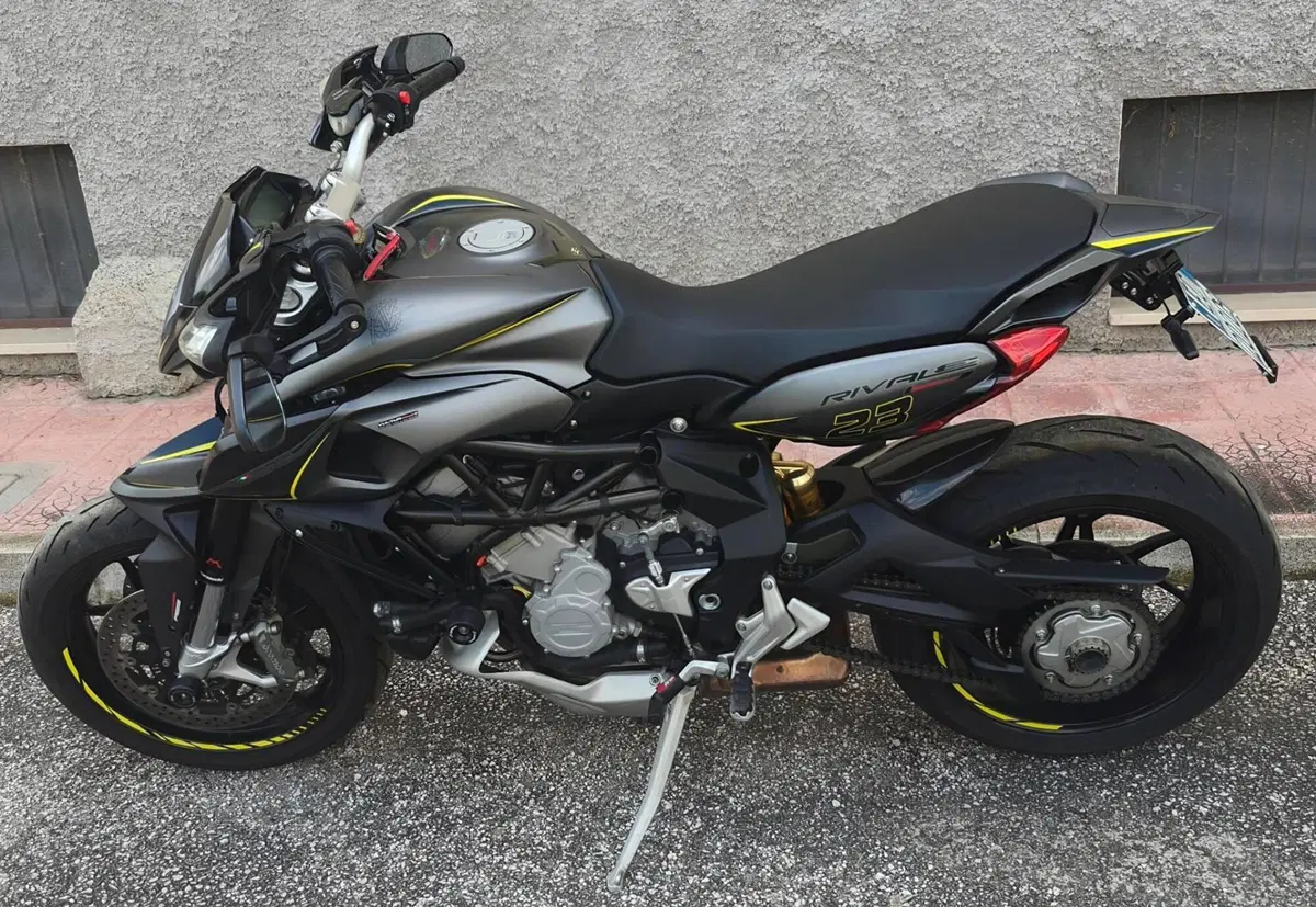 MV Agusta Rivale 800 EAS ABS (2013 -17) (3)