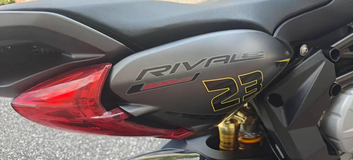 MV Agusta Rivale 800 EAS ABS (2013 -17) (4)