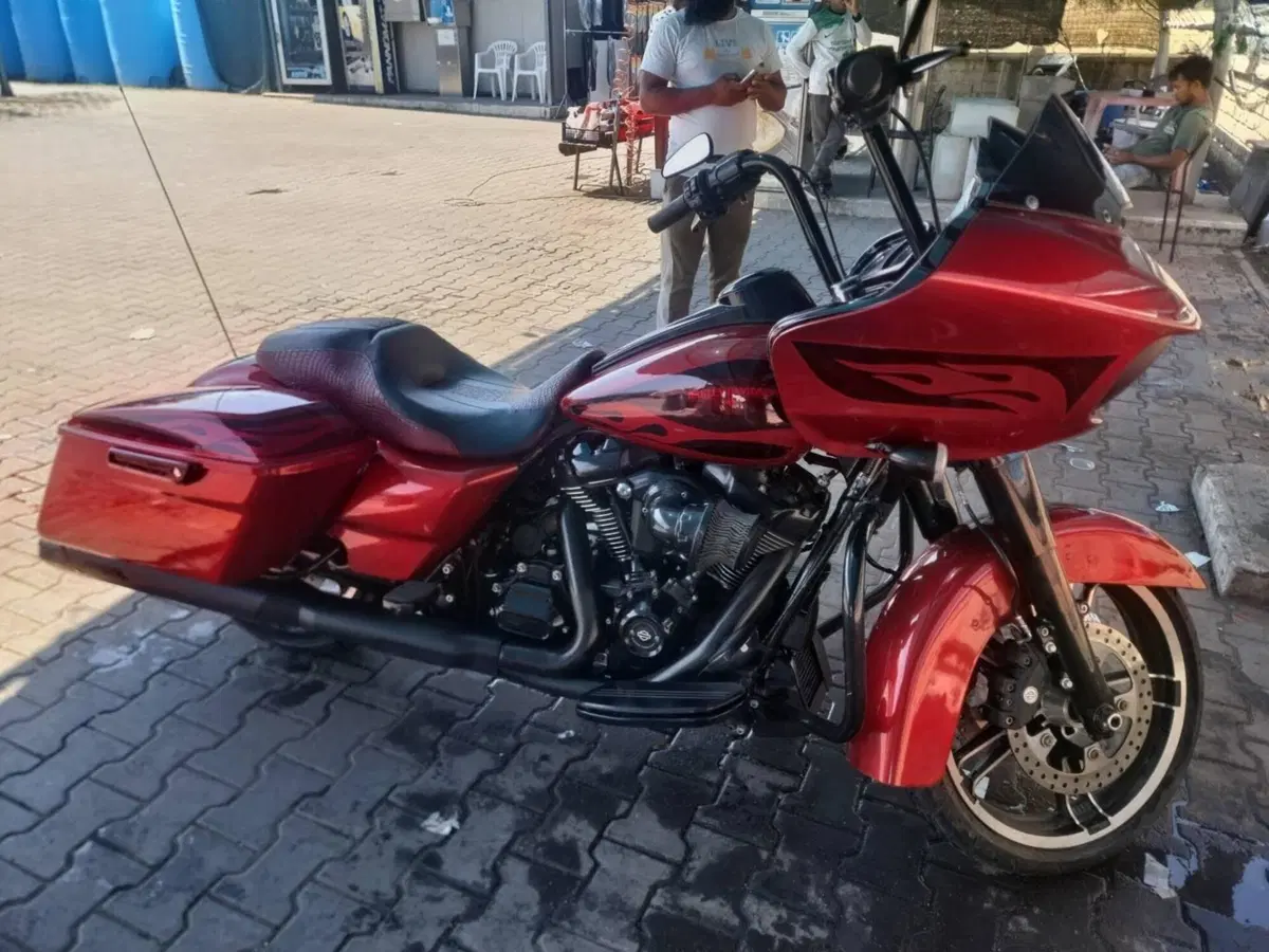 Harley-Davidson 107 Road Glide (2017) - FLTRX (3)