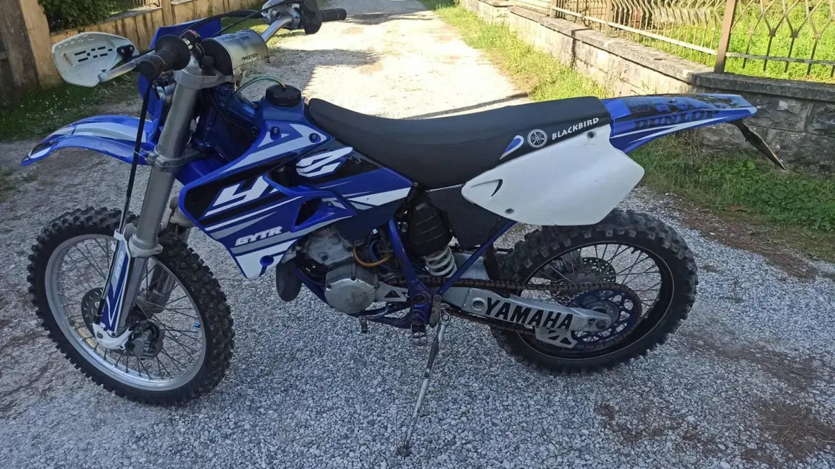 Yamaha yz 125 (2)