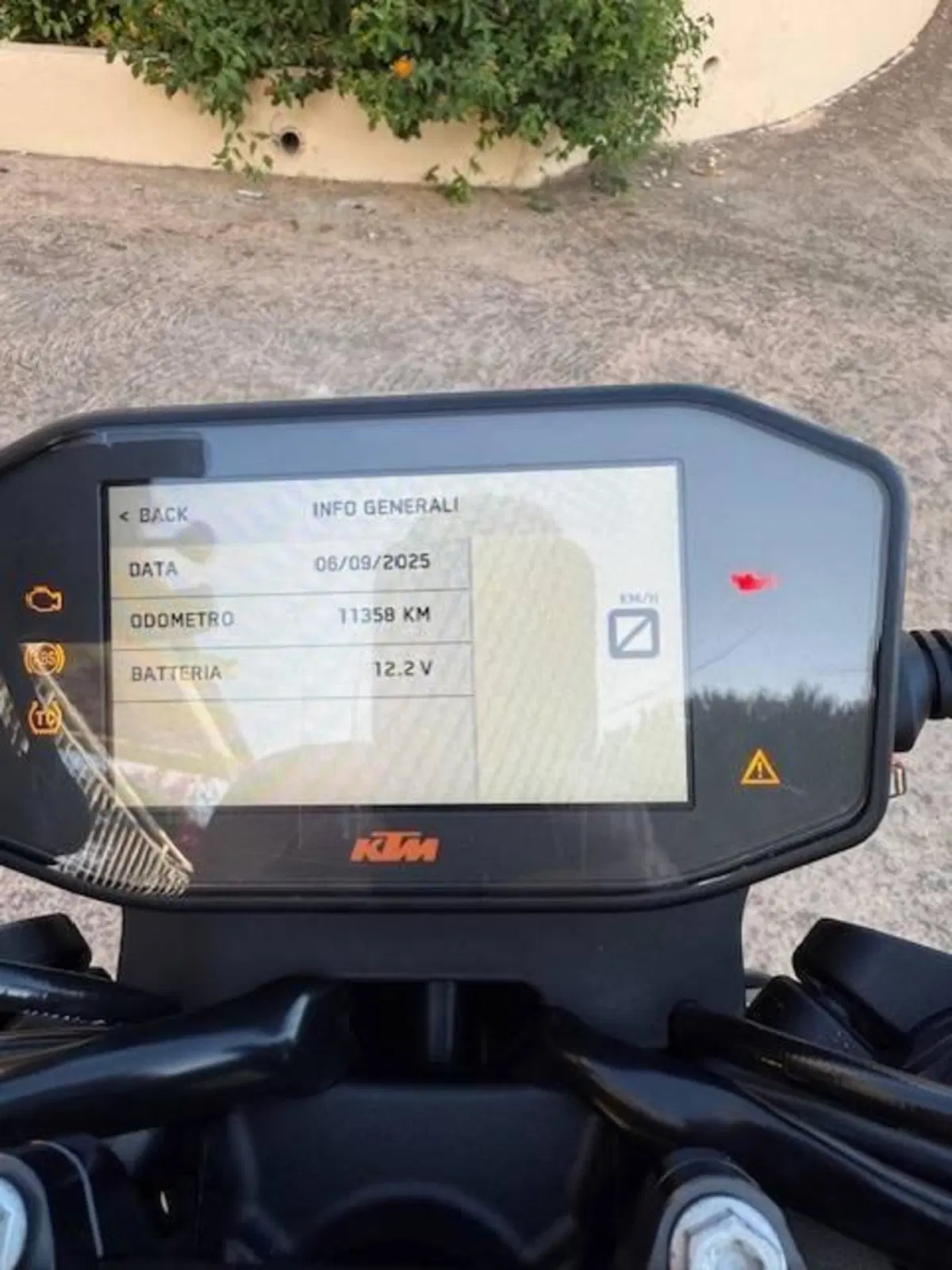 KTM 890 Duke R (2021) (9)