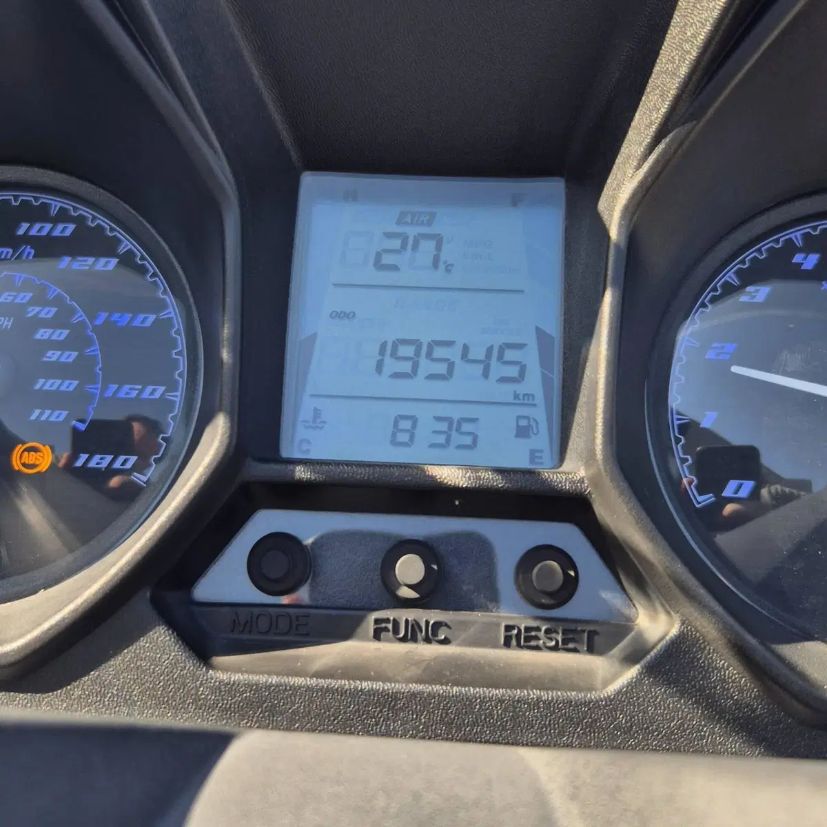 Kymco Downtown 350i TCS (2021 - 25) (9)