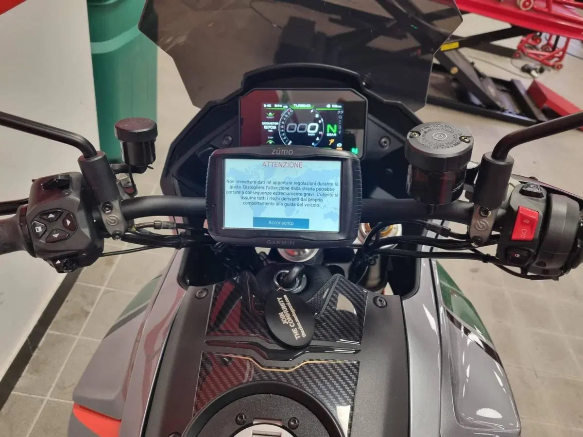 Moto Guzzi V100 Mandello S (2022 - 24) (5)