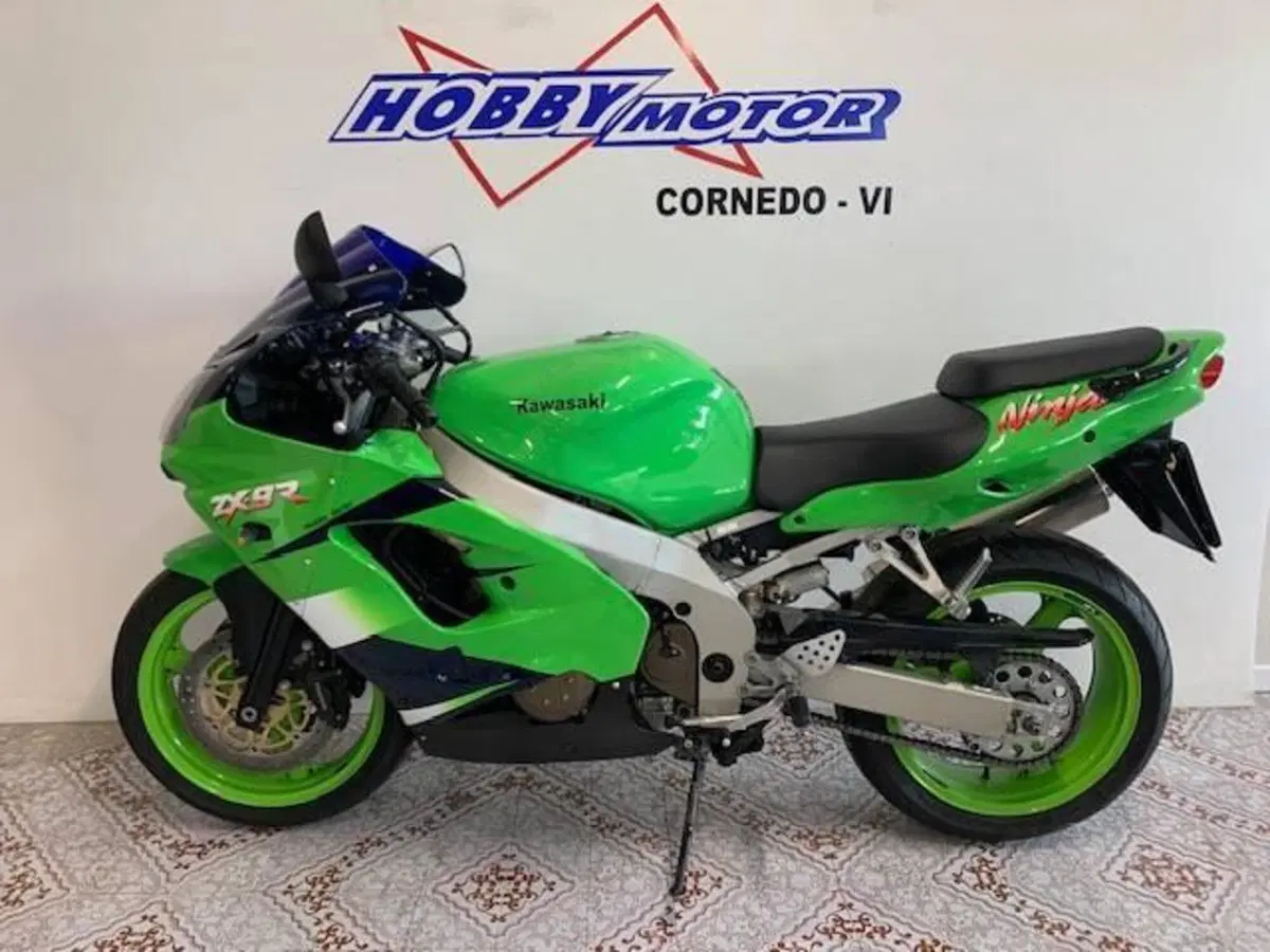 Kawasaki Ninja 900 ZX-9R (1998 - 01) (5)