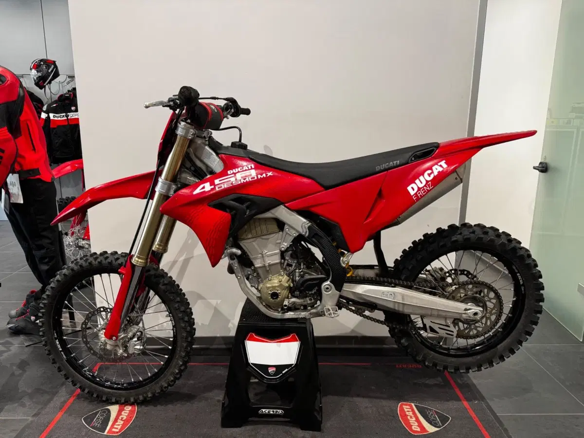 Ducati Desmo450 MX (2026) (2)