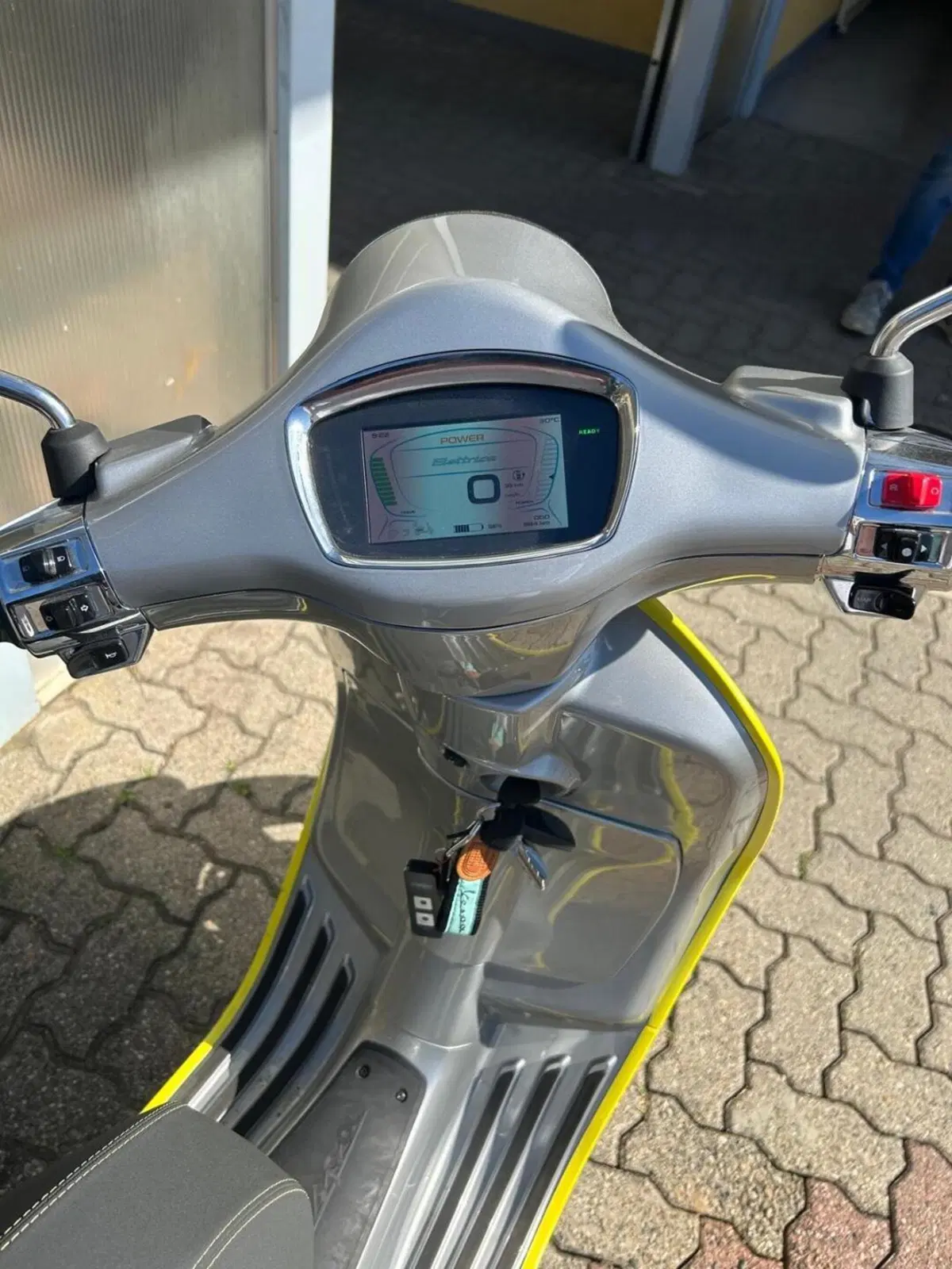 Vespa Primavera Elettrica 70 Tech (2024 - 26) (2)