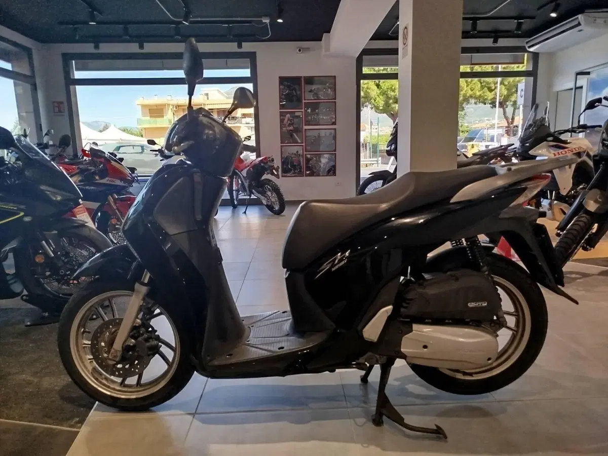 Honda SH 125 i ABS (2013 - 17) (2)