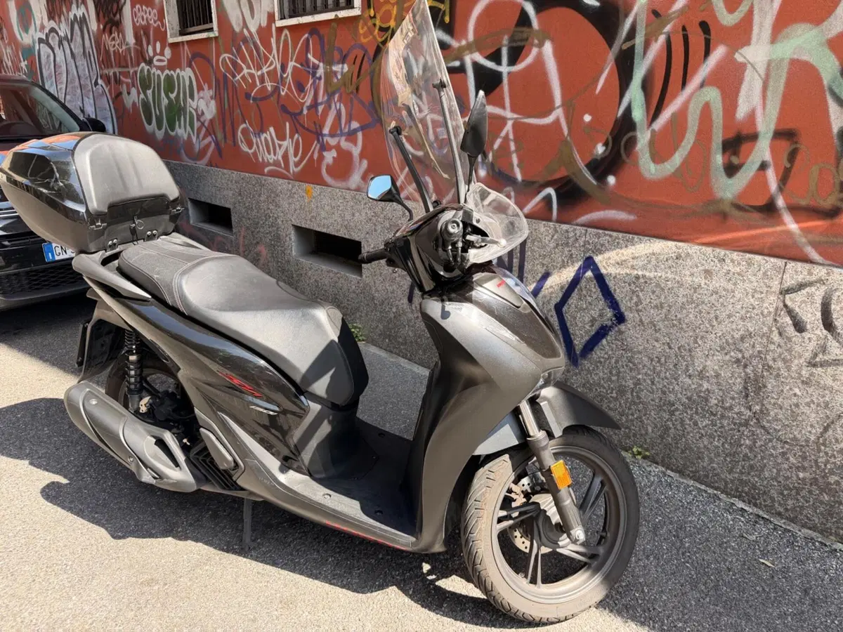 Honda SH 150i (2024 - 25) (2)