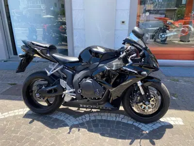 Honda CBR 1000 RR Fireblade (2006 - 07) usata