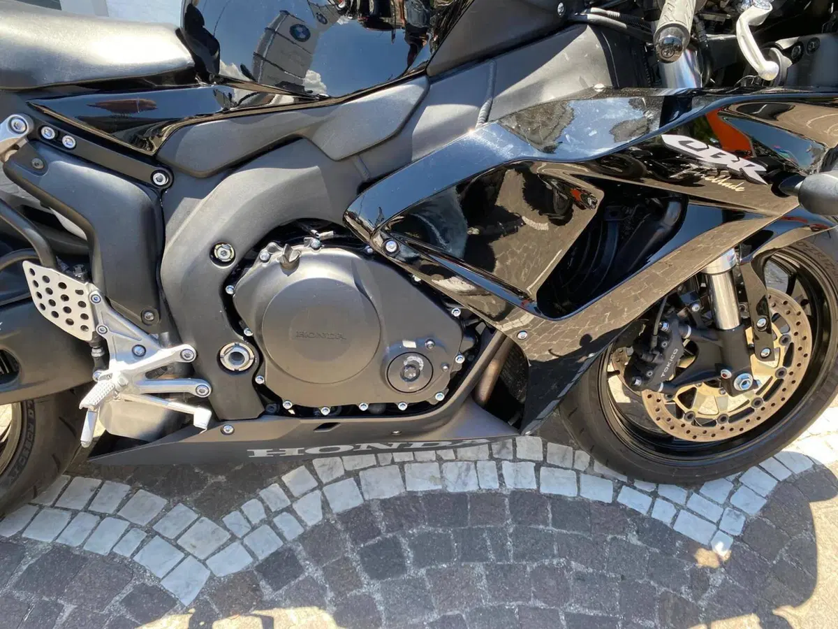 Honda CBR 1000 RR Fireblade (2006 - 07) (9)