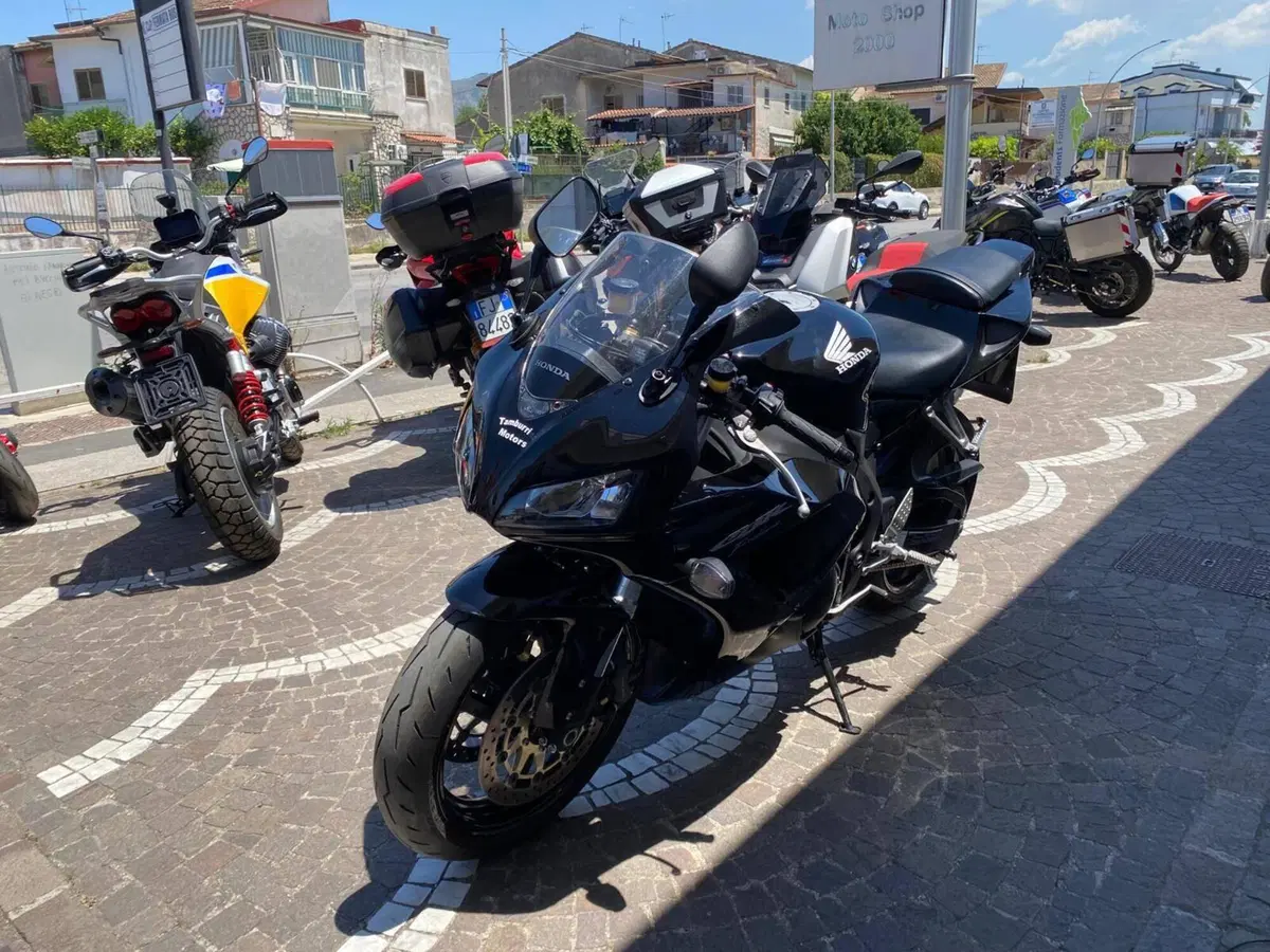 Honda CBR 1000 RR Fireblade (2006 - 07) (4)
