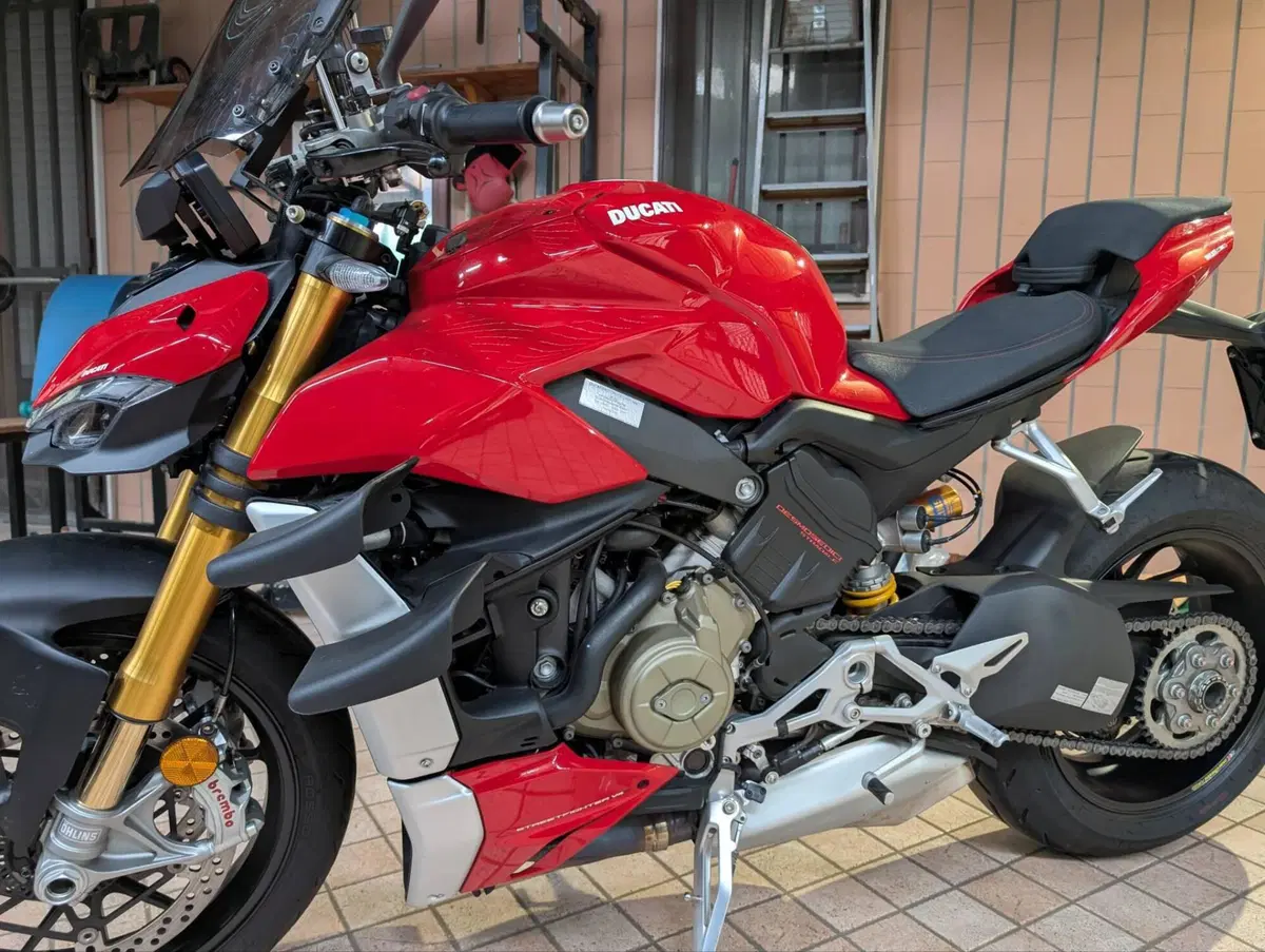Ducati Streetfighter V4 1100 S (2021 - 22) (2)