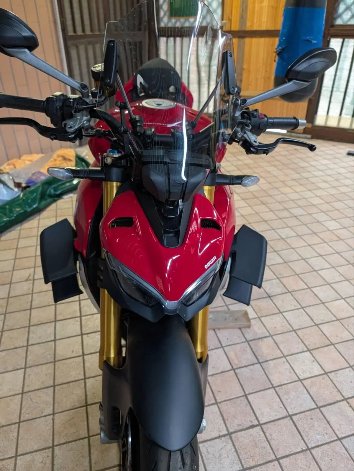 Ducati Streetfighter V4 1100 S (2021 - 22) (4)