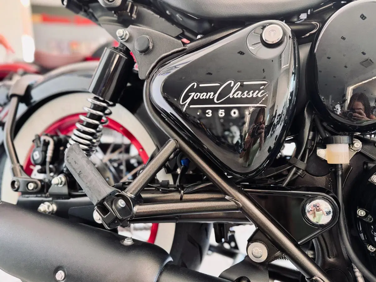 Royal Enfield Classic 350 (2021 - 26) (5)