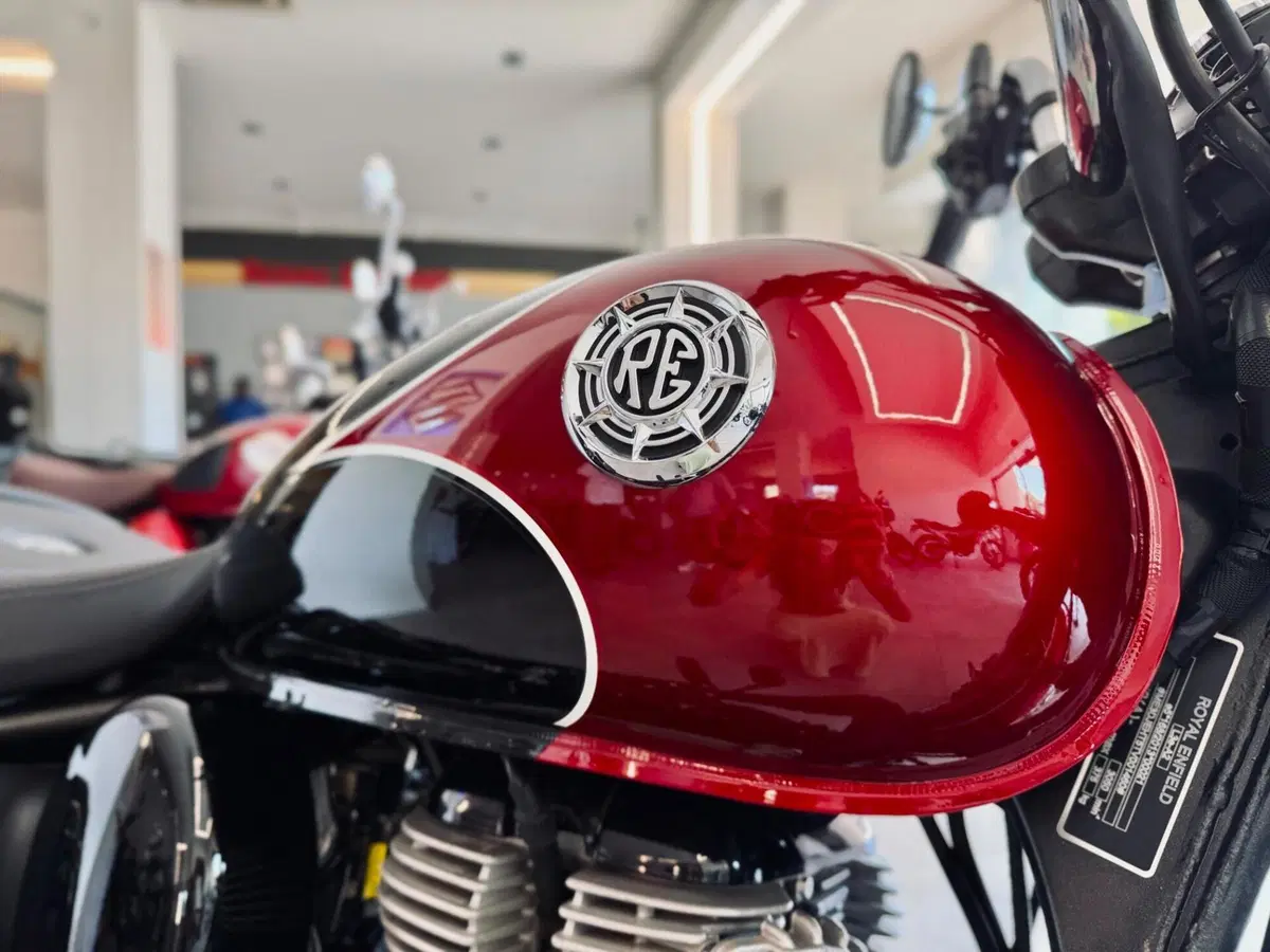 Royal Enfield Classic 350 (2021 - 26) (4)