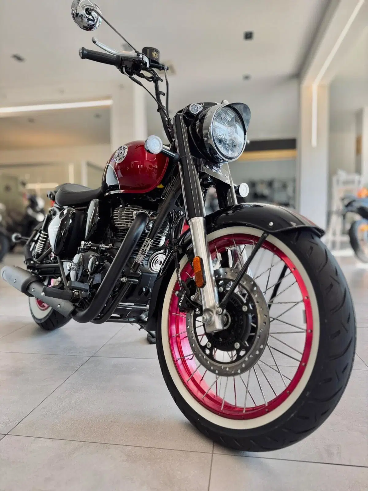 Royal Enfield Classic 350 (2021 - 26) (3)