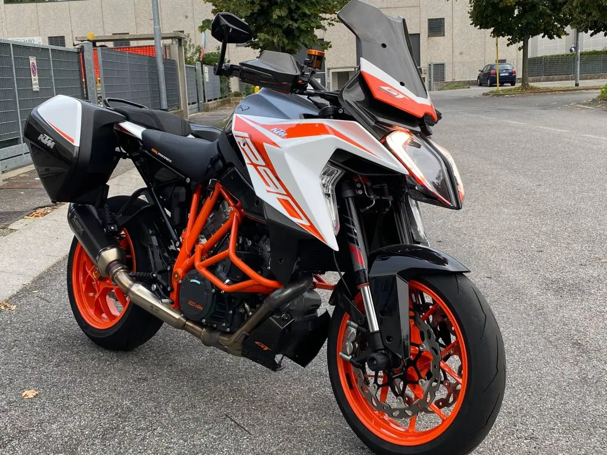KTM 1290 Super Duke GT (2019 - 20) (3)