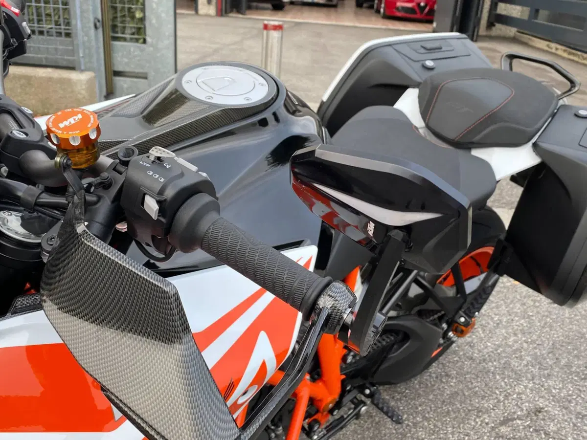 KTM 1290 Super Duke GT (2019 - 20) (18)