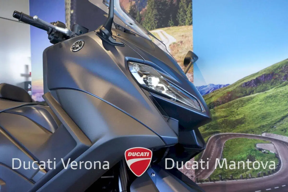 Yamaha T-Max 560 (2022 - 24) (16)