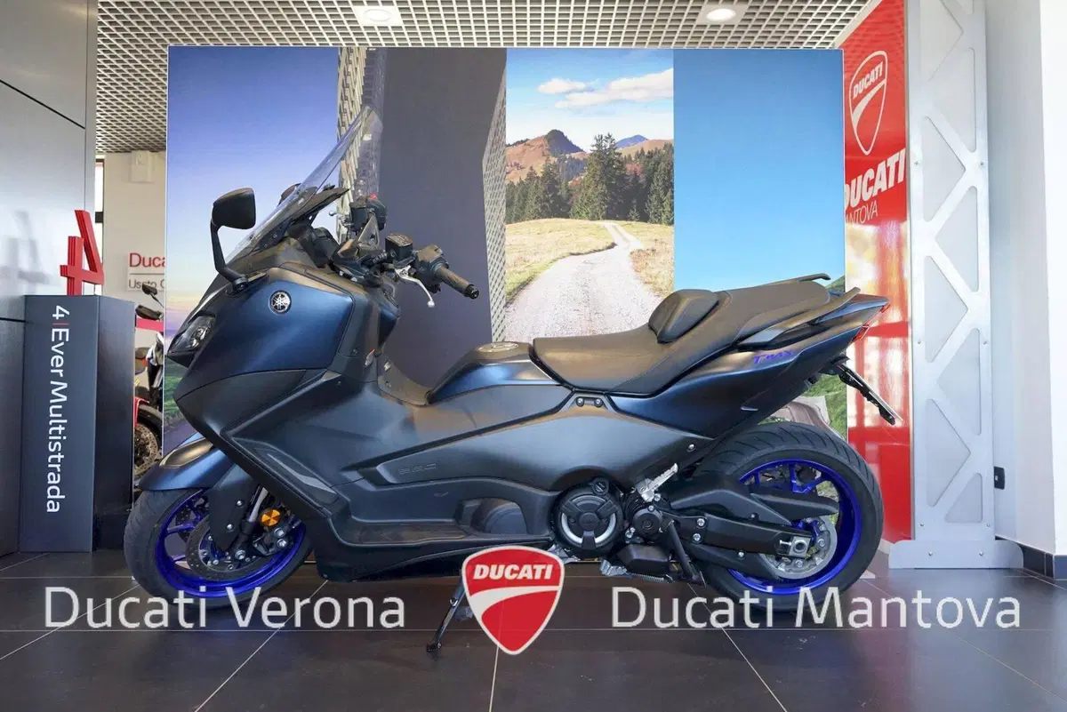 Yamaha T-Max 560 (2022 - 24) (8)
