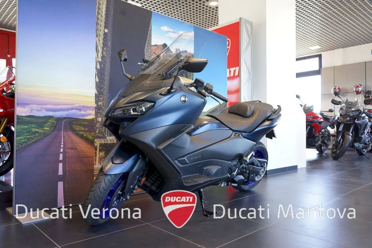 Yamaha T-Max 560 (2022 - 24) (13)
