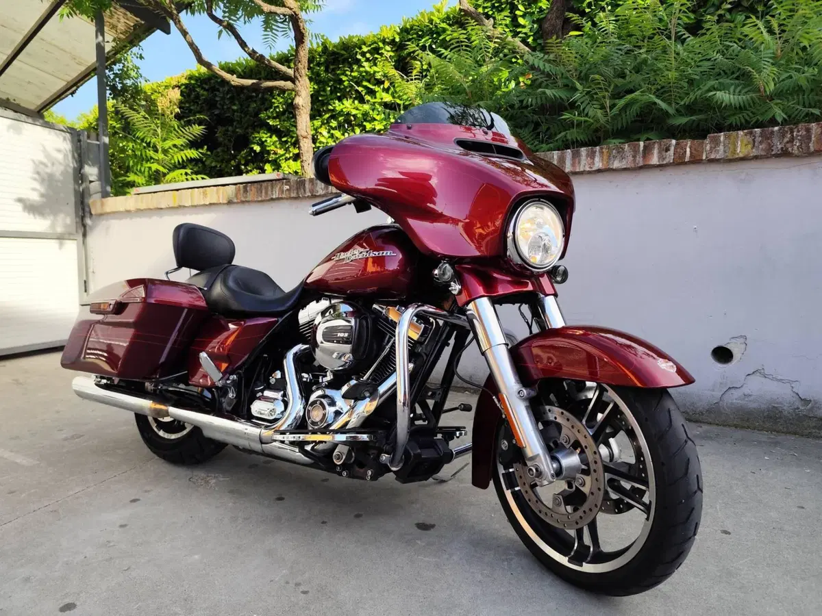 Harley-Davidson 1690 Street Glide Special (2014 - 16) - FLHX (2)