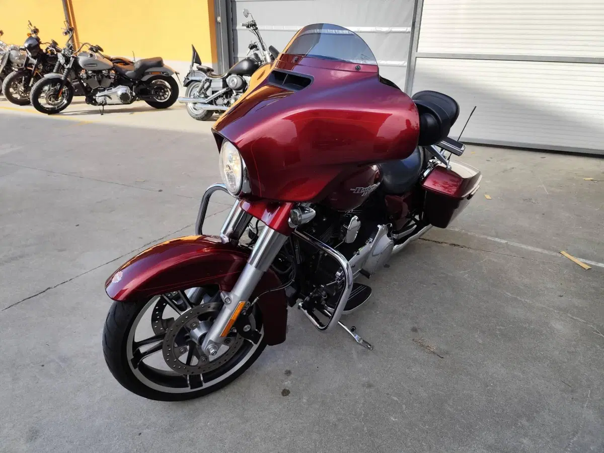 Harley-Davidson 1690 Street Glide Special (2014 - 16) - FLHX (9)