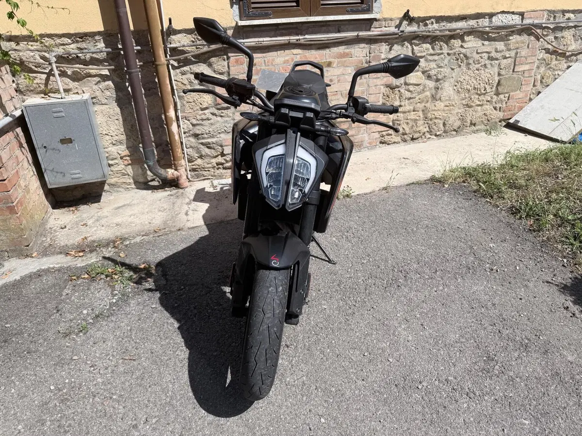 KTM 890 Duke R (2021) (4)