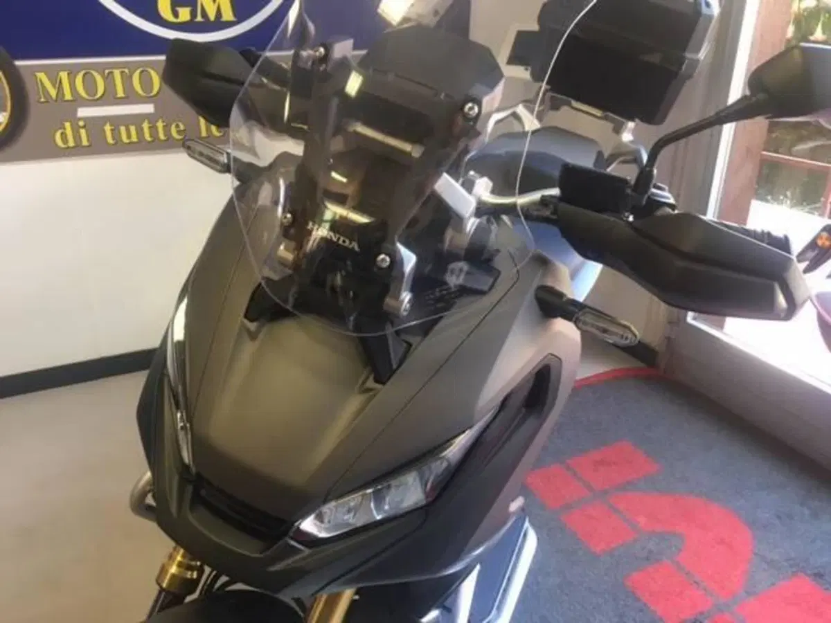 Honda X-ADV 750 (2017) (3)