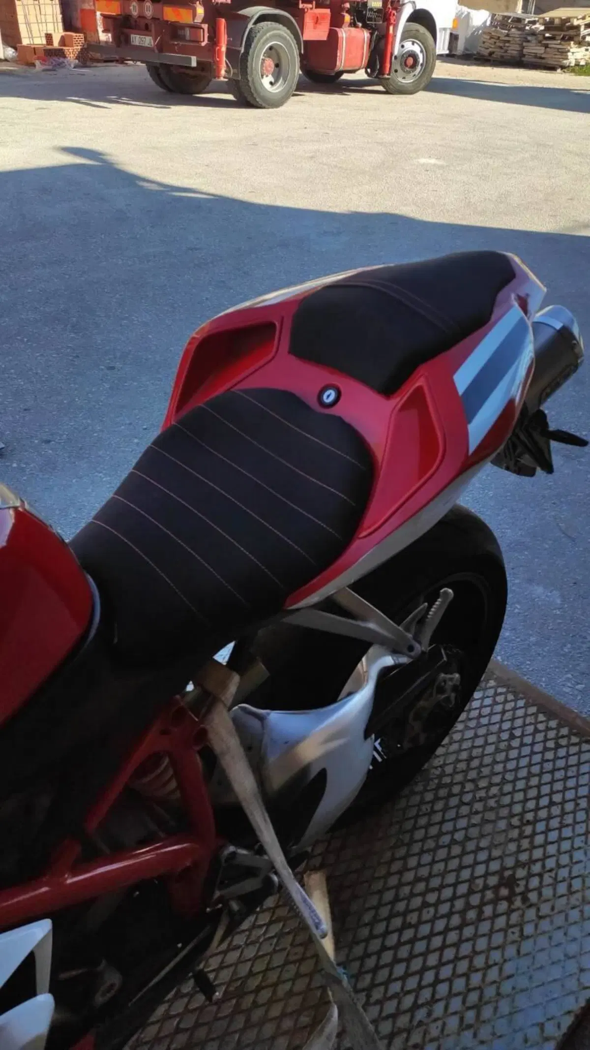 Ducati 848 (2007 - 13) (2)